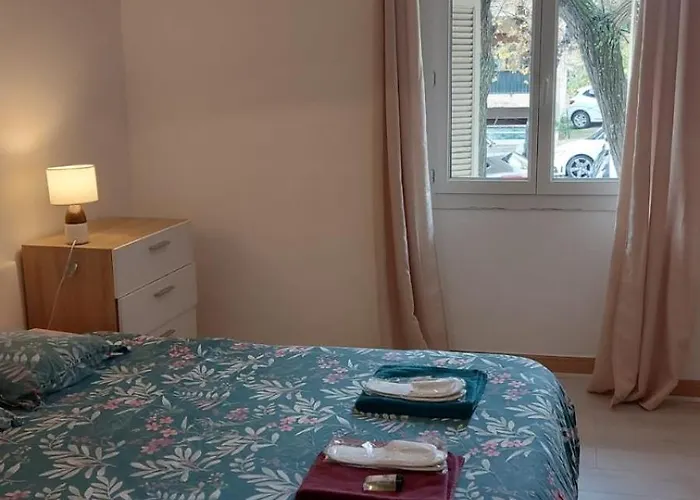 **** Sea 1 A 8 Personnes 80m2 A 120m De La **** * Ajaccio (Corsica)