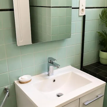 **** Sea 1 A 8 Personnes 80m2 A 120m De La **** Apartment