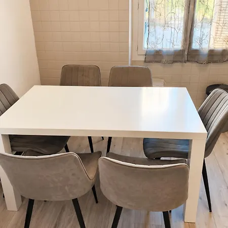 Appartement **** Sea 1 A 8 Personnes 80m2 A 120m De La **** Ajaccio (Corsica)