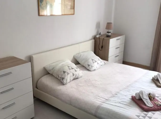 דירה **** Sea 1 A 8 Personnes 80m2 A 120m De La ****