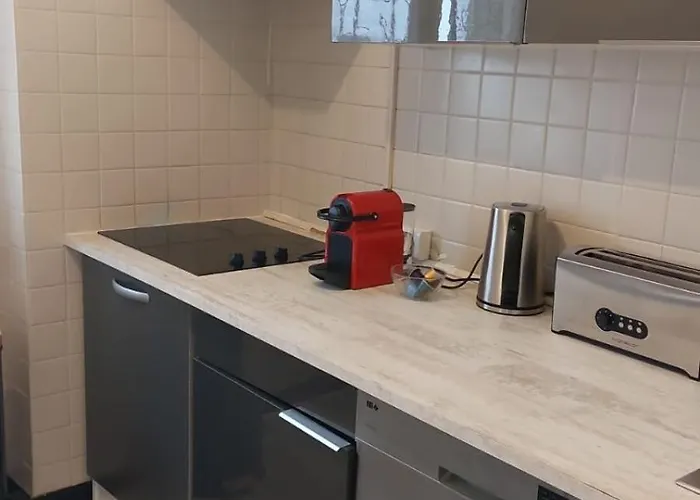 **** Sea 1 A 8 Personnes 80m2 A 120m De La **** Апартаменты