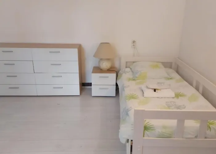 **** Sea 1 A 8 Personnes 80m2 A 120m De La **** * Аяччо