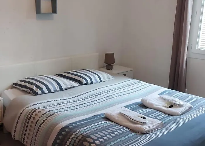 **** Sea 1 A 8 Personnes 80m2 A 120m De La **** Аяччо