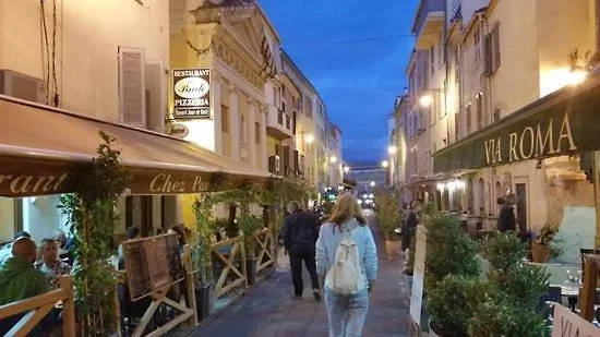 **** Sea 1 A 8 Personnes 80m2 A 120m De La **** דירה *